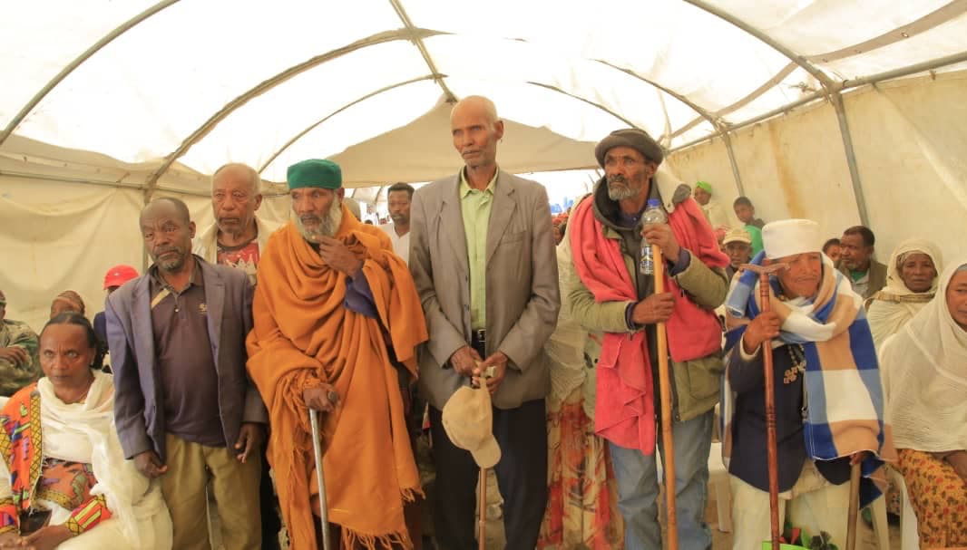 የገና ማዕድ ማጋራት በሜሪ ጆይ