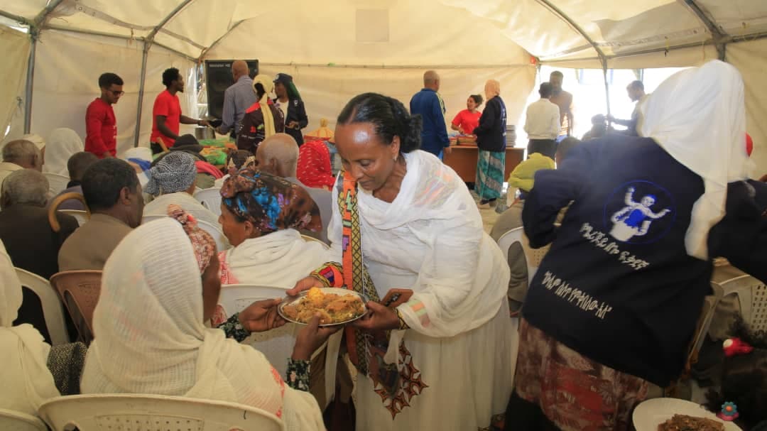 የገና ማዕድ ማጋራት በሜሪ ጆይ